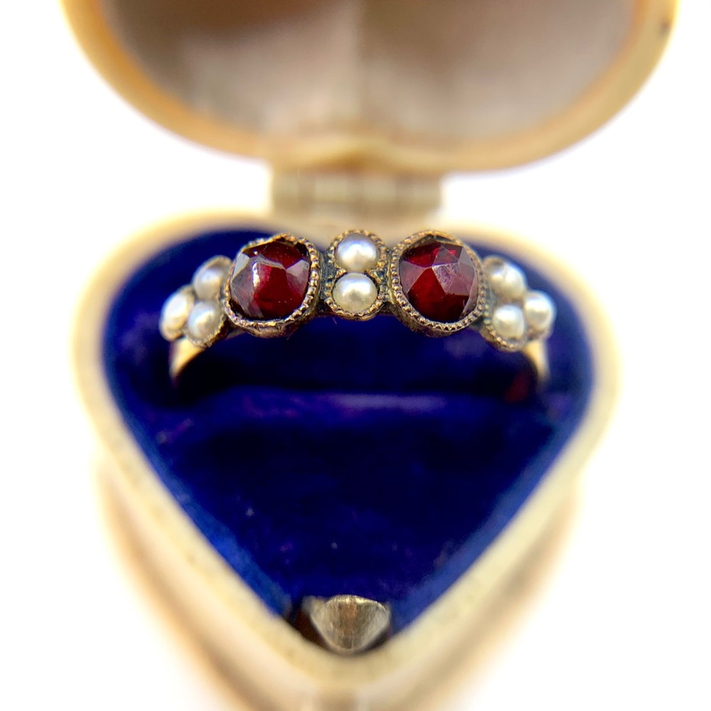 Victorian gold garnet and seed pearl ring